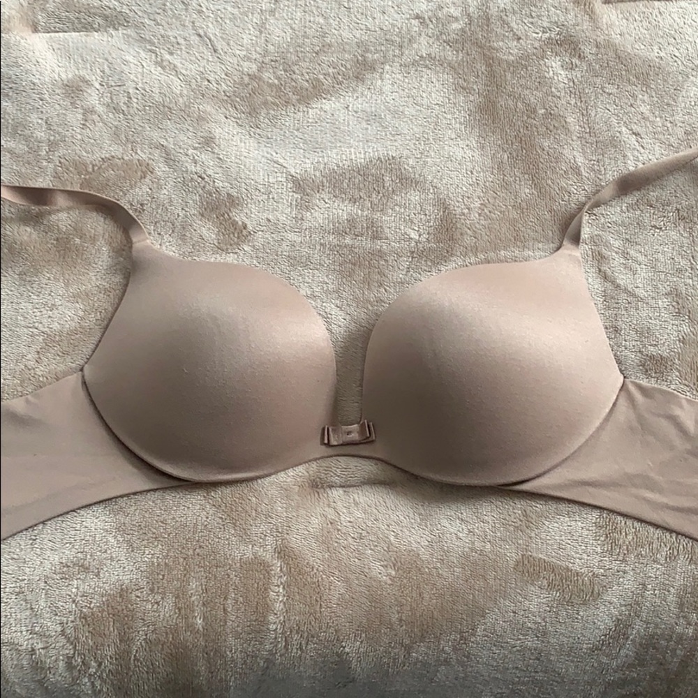 Victoria’s Secret Incredible Plunge Push Up Bra